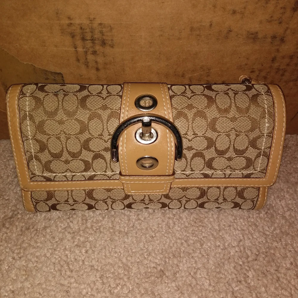 Coach Wallet - Picture 1 of 4